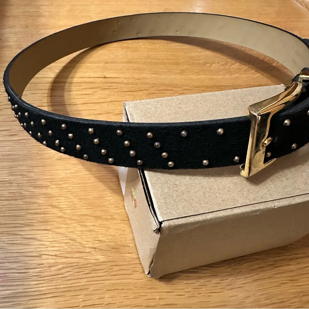 Leather suede belt with solid metal brass colored buckle M 27” around your waist